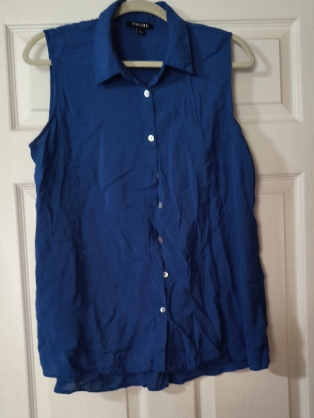 Roz & Ali Royal Blue Sleeveless Button-Front Shirt